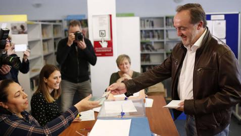 Esparza (Navarra Suma) pide que se vote con