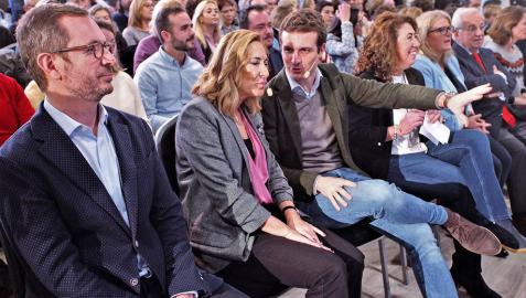 Desde la izda., Javier Maroto, Ana Beltrán, Pablo Casado, Carmen Alba, Amaya Zarranz y J.I. Del Burgo.
