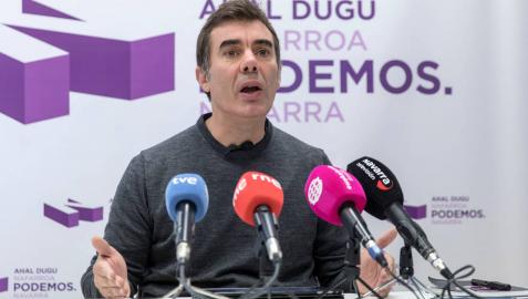 Eduardo Santos, de Podemos, durante una rueda de prensa la pasada semana.