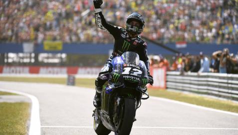 Viñales le quita el triunfo a un calculador Marc Márquez en Assen