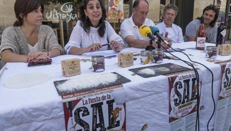 Hacia la dcha: Marta Borruel, Charo Apesteguia, Patxi Eraso, Víctor Napal y Patxi Izarbe.