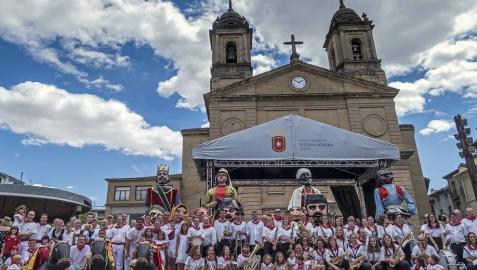 Todas las fotos de la despedida de los gigantes en fiestas de Estella en Diario de Navarra