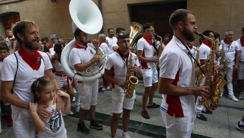 Todas las fotos del cohete de fiestas de Lumbier 2019