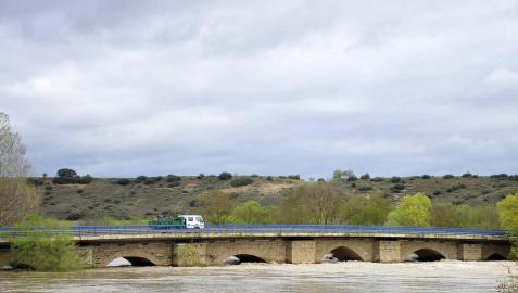 Imágenes de las inundaciones en los términos de varias localidades de la Zona Media como Falces, Miranda de Arga y Larraga.