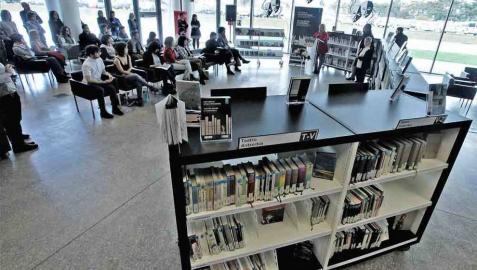 La Biblioteca de Navarra abre el telón