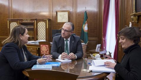 Maya recibe a la representante de UNICEF en El Salvador y a la directora en Navarra