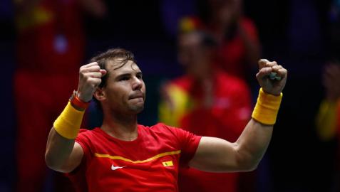 Rafa Nadal celebra la victoria de su partido contra Daniel Evans en la semifinal de la Copa Davis