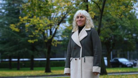 Reyes Gurrea, paciente de cáncer de mama, cerca del CHN.