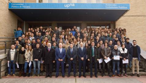 UPNA y Caja Rural becan a 427 alumnos para estudiar en 39 países