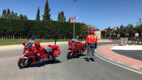 Patrulla de la Policía Foral en el Día de la cereza de Milagro.