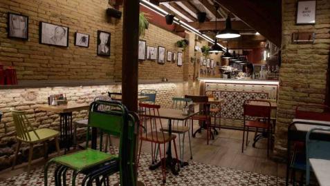 Los locales, con dudas y a la espera de más información Los locales, con dudas y a la espera de más información