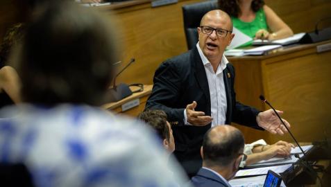 Carlos Gimeno, en el Parlamento de Navarra.