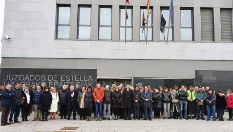 Silencio en las sedes judiciales por la muerte de los hijos de un funcionario en Estella
