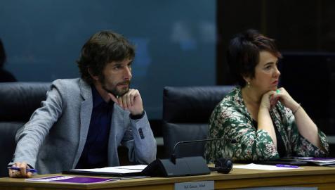 El portavoz parlamentario de Podemos Mikel Buil durante el pleno de investidura de María Chivite.