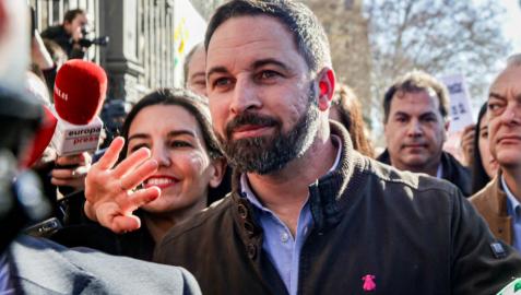 La cúpula de VOX abandona la protesta agrícola tras desatar controversia su presencia La cúpula de VOX abandona la protesta agrícola tras desatar controversia su presencia
