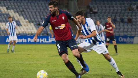 El central Raúl Navas debutó el miércoles pasado con Osasuna en el Colombino.