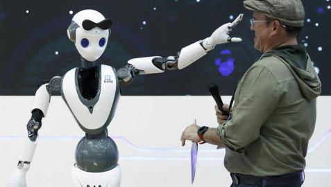 Llegan internet para alargar la vida y los robots que te cuidan