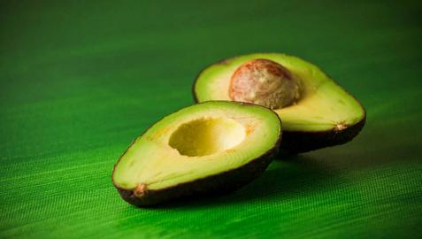 Diez beneficios del hueso del aguacate que tal vez no conozcas
