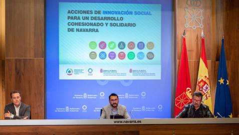 Luis Campos, Jesús Mª Rodríguez y Joaquín Alcalde, durante la comparecencia sobre el despoblamiento en zonas rurales de Navarra.