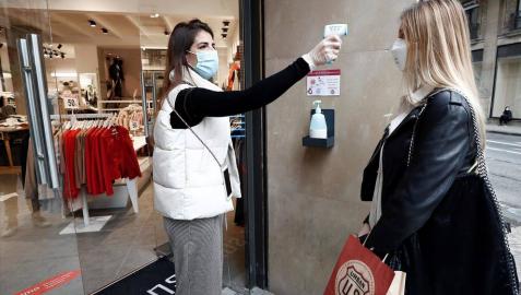 Este lunes, Navarra ha entrado en la fase 1 de la desescalada y numerosos comercios y terrazas de toda la Comunidad foral han reabierto sus puertas.