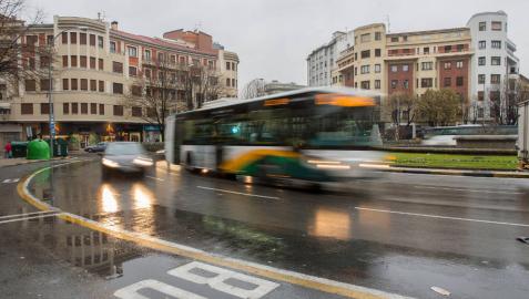 Tres condenados por robar a pasajeros de una villavesa con amenazas