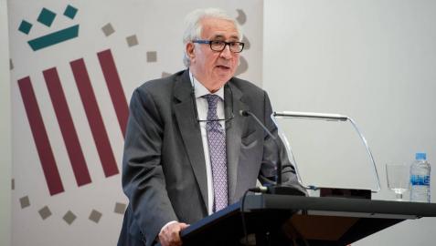 José María Carrera: “Un médico también cura por lo que dice y la forma en que lo dice”