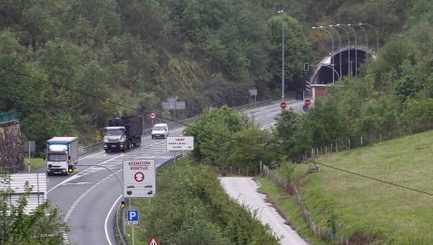 Las empresas del transporte se oponen a los peajes para camiones en 5 vías