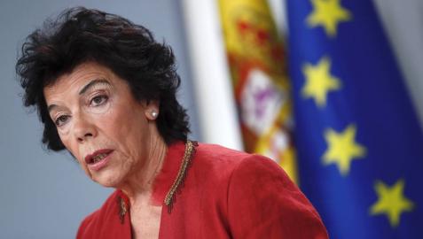 La portavoz del Gobierno, Isabel Celaá, durante la rueda de prensa tras el Consejo de Ministros.