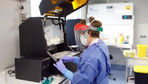 Situación epidemiológica y capacidad del sistema contribuyeron a ir a Fase 1