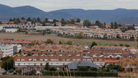 La demanda de unifamiliares y chalets ha aumentado tras el confinamiento. En la imagen, adosados y unifamiliares en Zizur Mayor.