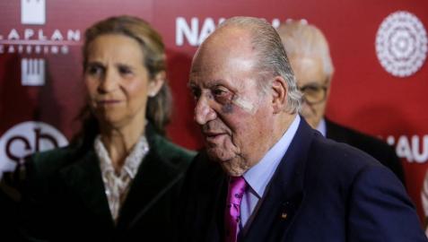 El Rey Juan Carlos preside la gala del toreo con un moratón en un ojo