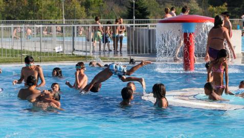 Las piscinas exteriores de Aranzadi y San Jorge abren sus puertas