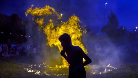 Los navarros celebraron la noche del 23 al 24 de junio, la considerada más corta del año, la tradicional fiesta con las hogueras.