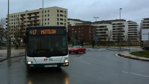 El peligro de una parada de villavesa en dirección al Valle de Aranguren