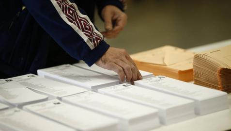 Los navarros votan en unas elecciones que obligará a los partidos a ponerse de acuerdo