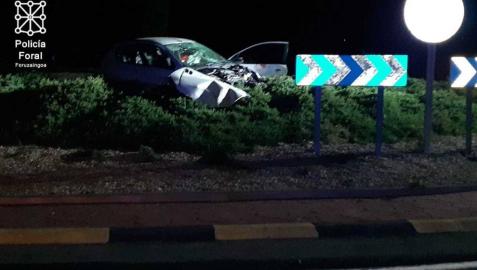 Un herido grave al salirse su coche de la carretera en la travesía de Mendavia