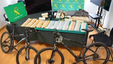 Piden hasta 5 años de cárcel por atracar un banco en Larraintzar con un hacha