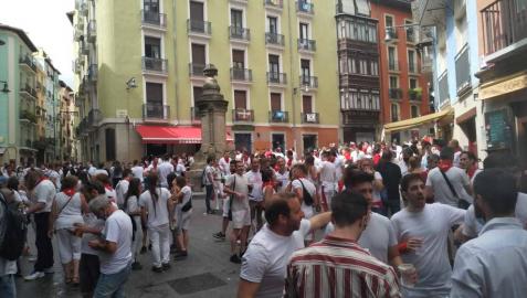 Así está Navarrería este día 6 por la tarde Imágenes de la calle Navarrería esta tarde