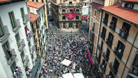 Detectado un brote en Pamplona relacionado con un almuerzo de San Fermín Detectado un brote en Pamplona relacionado con un almuerzo de San Fermín