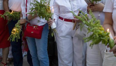 En Tudela es tradición acudir a la procesión de Santa Ana con un ramito de albahaca.