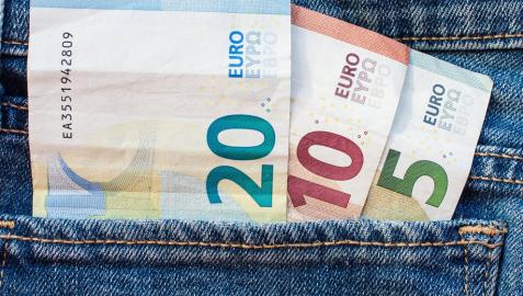 El salario medio se sitúa en Navarra en 1.807 euros, según Adecco