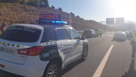 Dos heridos leves en una colisión múltiple a la altura de Puente la Reina