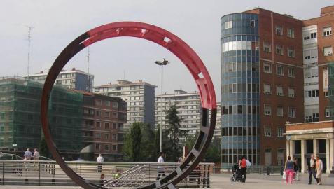 Plaza del Hospital de Cruces de Barakaldo.