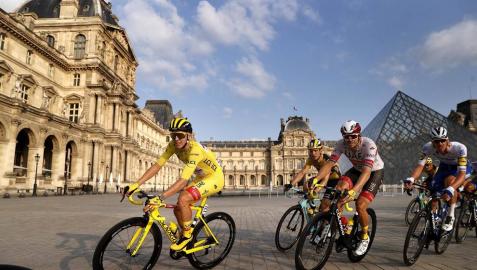 Sam Bennett se ha llevado este domingo en París la 21ª y última etapa del Tour de Francia 2020, en una jornada en la que se entregó el triunfo en la general al joven Tadej Pogacar.