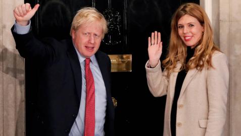 Boris Johnson y Carrie Symonds serán padres a principios del verano