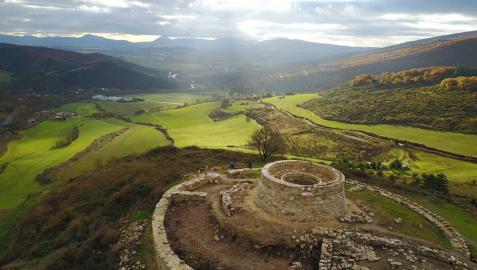 Concluye la consolidación del castillo de Garaño en Ollo