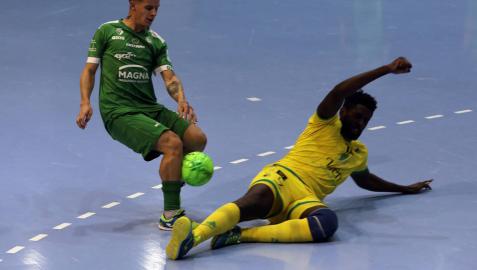 Osasuna Magna empata a 2 ante el Jaén pese a la expulsión de Bynho