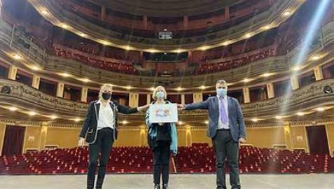 Valentín Fortún, delegado territorial de la ONCE; Pilar Herrero, presidenta del consejo territorial; y Gregoria Navarro de Luis, directora de la entidad, han presentado este cupón.