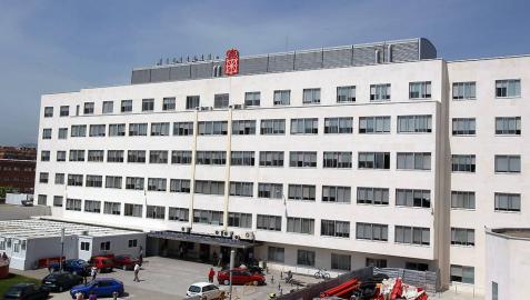 Enfermos de Hepatitis C se encierran en el Hospital Virgen del Camino