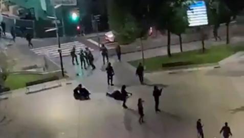 Los disturbios en Cantabria se saldan con ocho detenidos y un policía herido Los disturbios en Cantabria se saldan con ocho detenidos y un policía herido